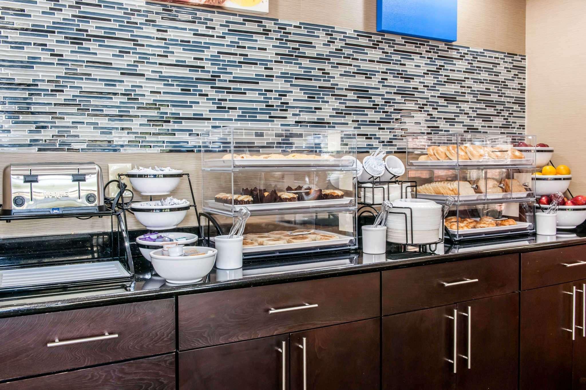 Comfort Inn Blue Ash North Екстериор снимка